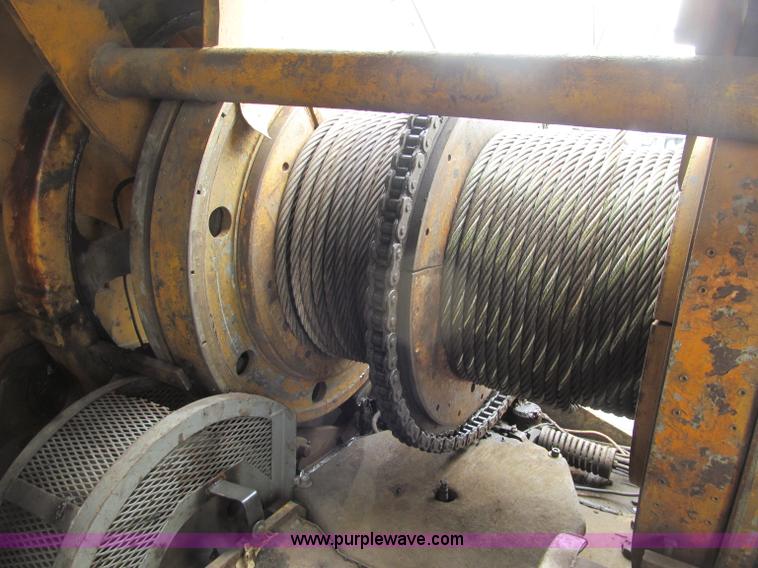 image for item G2579 1966 American 5299 crawler crane