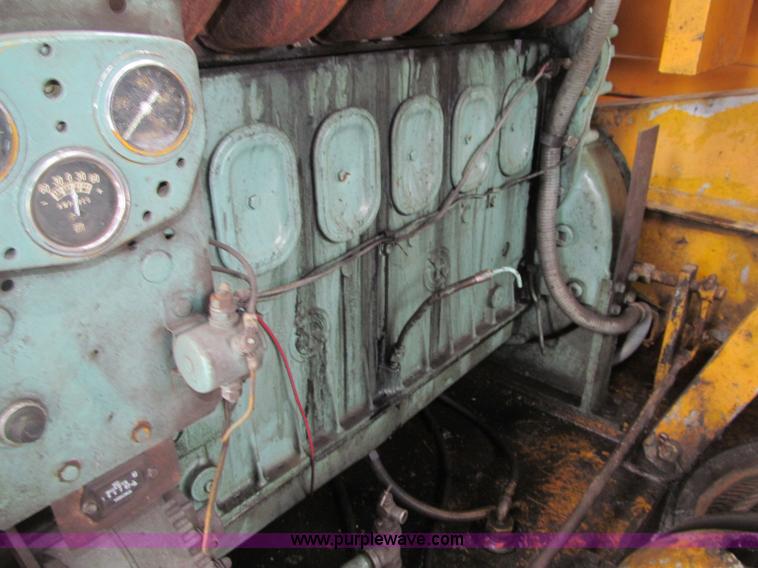 image for item G2579 1966 American 5299 crawler crane