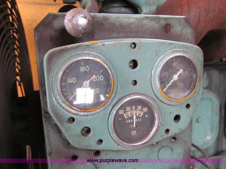 image for item G2579 1966 American 5299 crawler crane