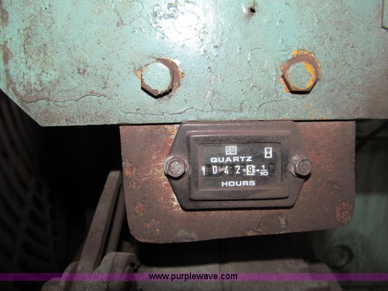 image for item G2579 1966 American 5299 crawler crane