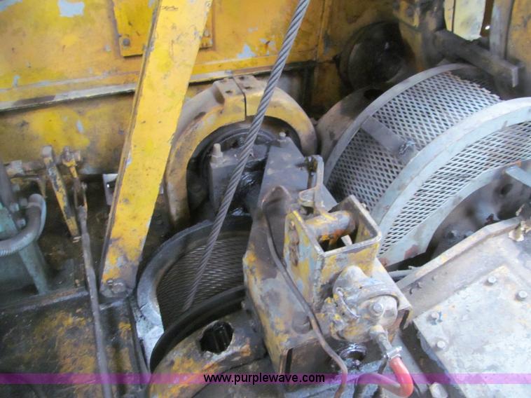 image for item G2579 1966 American 5299 crawler crane