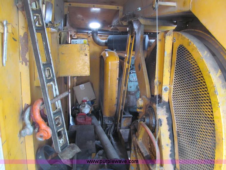 image for item G2579 1966 American 5299 crawler crane