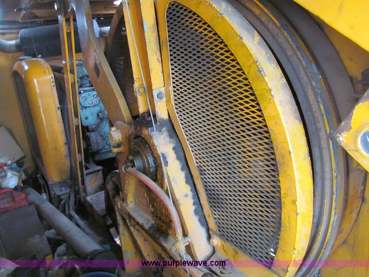 image for item G2579 1966 American 5299 crawler crane