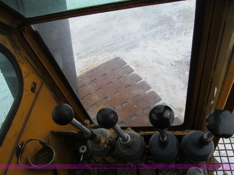 image for item G2579 1966 American 5299 crawler crane