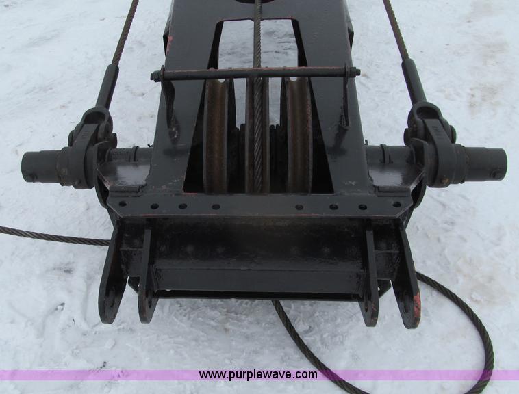 image for item G2579 1966 American 5299 crawler crane