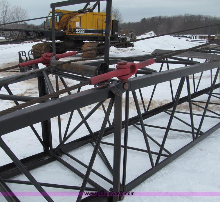 image for item G2579 1966 American 5299 crawler crane