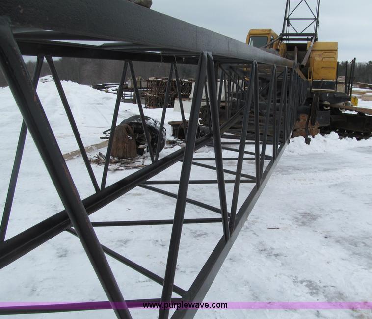 image for item G2579 1966 American 5299 crawler crane