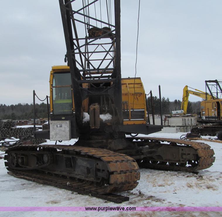 image for item G2580 1979 American 5299A crawler crane