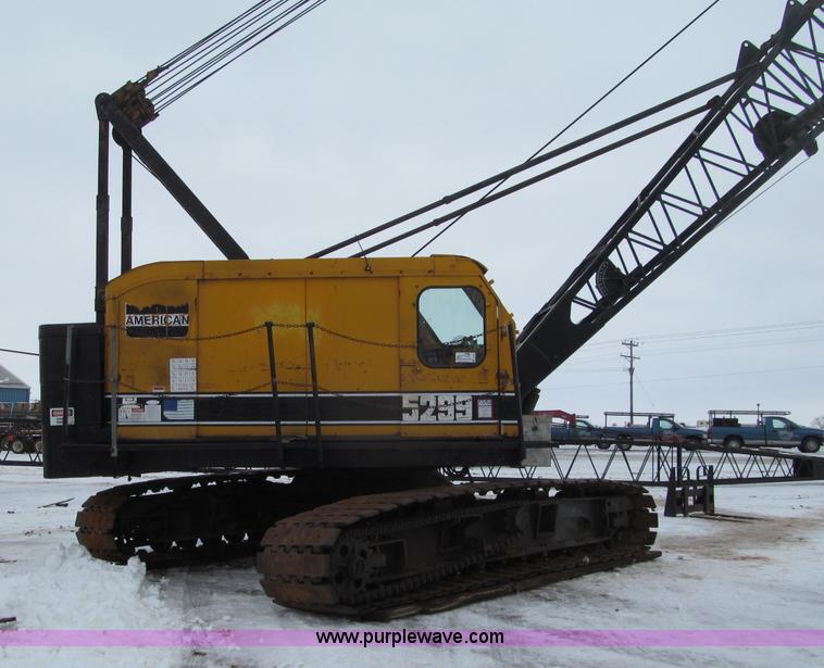 image for item G2580 1979 American 5299A crawler crane