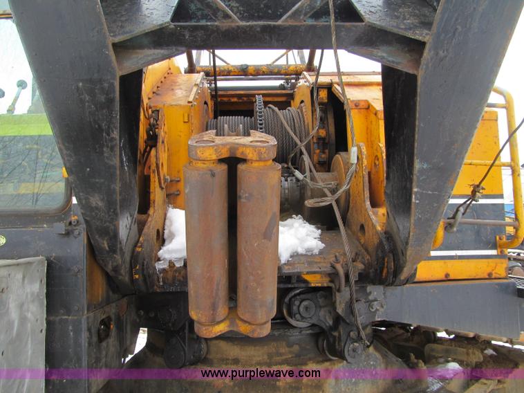 image for item G2580 1979 American 5299A crawler crane