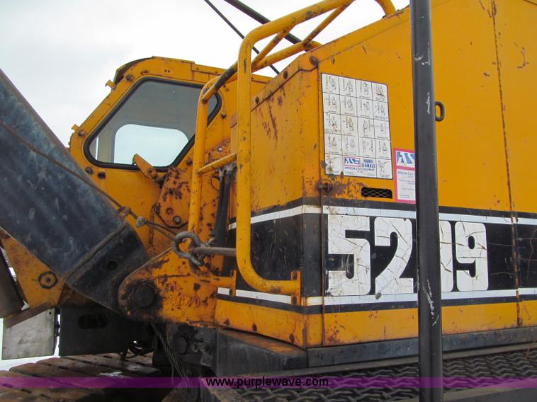 image for item G2580 1979 American 5299A crawler crane