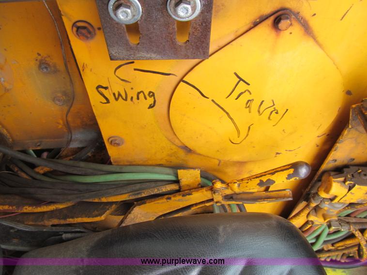 image for item G2580 1979 American 5299A crawler crane