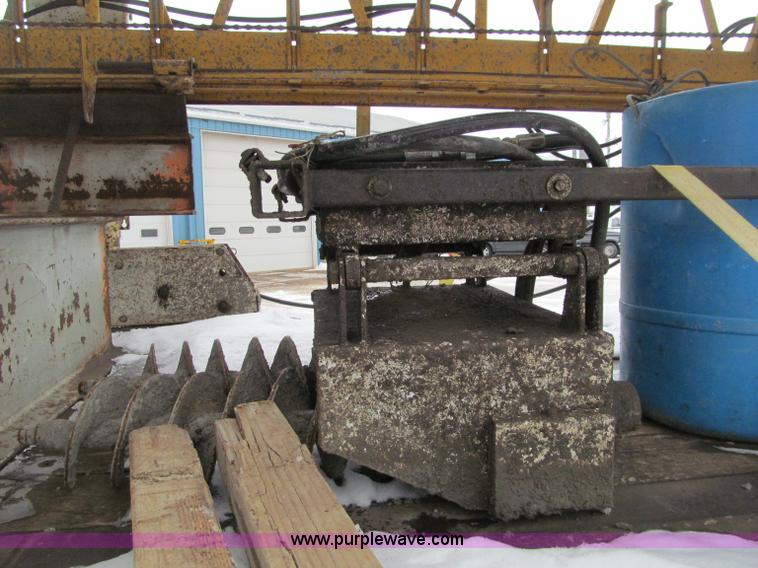 image for item G2582 Gomaco C450 bridge deck finisher and trailer