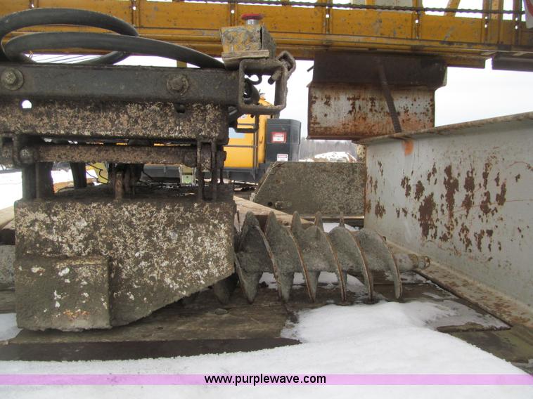 image for item G2582 Gomaco C450 bridge deck finisher and trailer