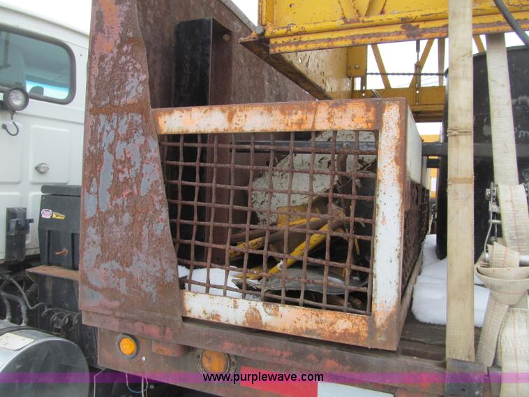 image for item G2582 Gomaco C450 bridge deck finisher and trailer