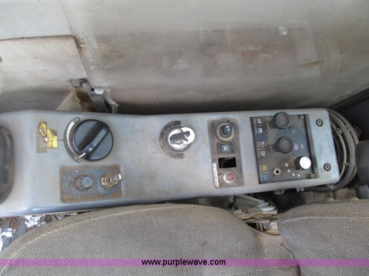 image for item G2596 1996 Kobelco SK220LC  Mark IV excavator