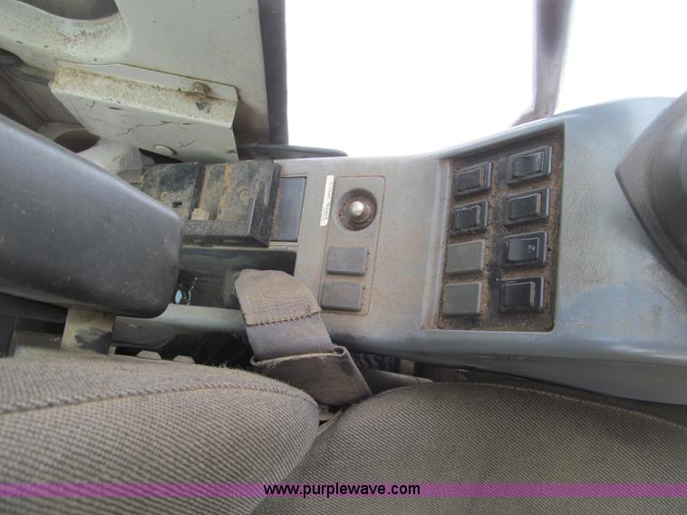 image for item G2596 1996 Kobelco SK220LC  Mark IV excavator