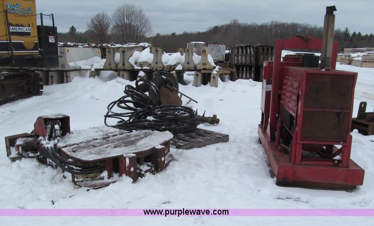 image for item G2603 1988 MKT V-5B sheet pile driver