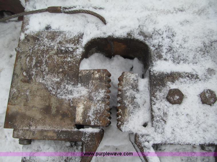 image for item G2603 1988 MKT V-5B sheet pile driver