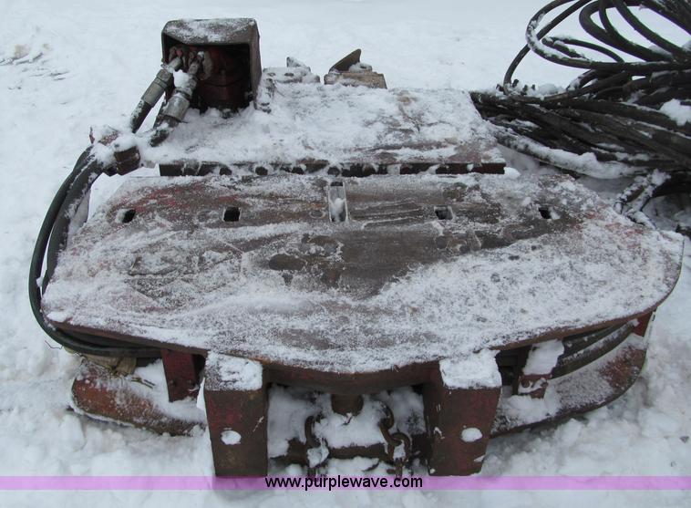 image for item G2603 1988 MKT V-5B sheet pile driver