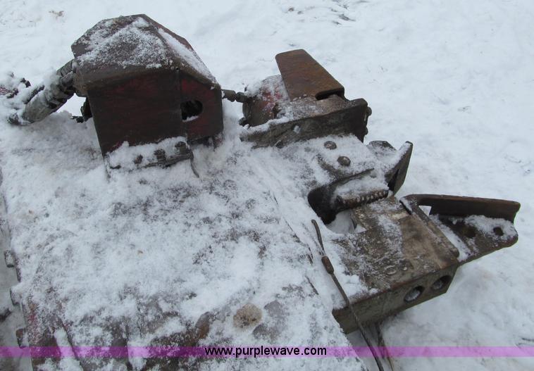 image for item G2603 1988 MKT V-5B sheet pile driver