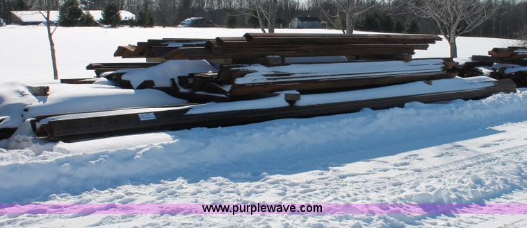 image for item G2796 Approx 257 pieces of assorted sheeting