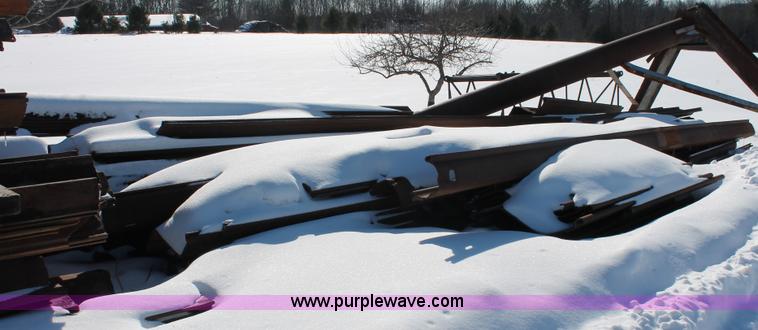 image for item G2796 Approx 257 pieces of assorted sheeting