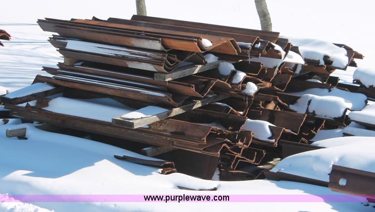 image for item G2796 Approx 257 pieces of assorted sheeting