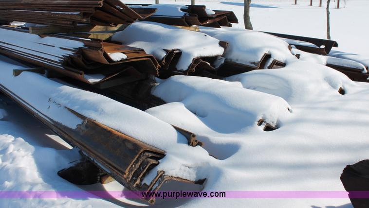 image for item G2796 Approx 257 pieces of assorted sheeting