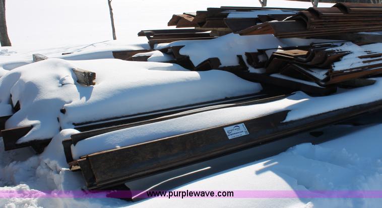 image for item G2796 Approx 257 pieces of assorted sheeting