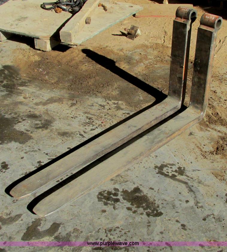 image for item G2820 2001 SkyTrac 8042 Legacy telehandler