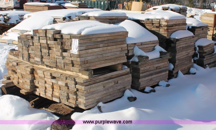 image for item G2845 Assorted non-treated lumber