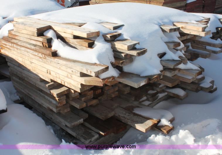 image for item G2845 Assorted non-treated lumber