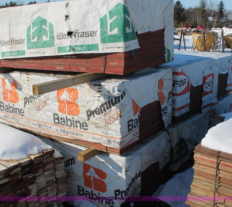 image for item G2847 Assorted skids of 8' form plywood sheets