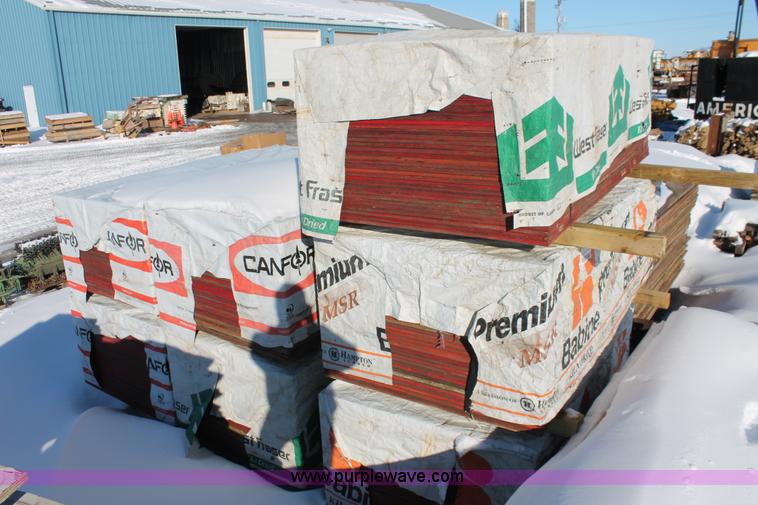 image for item G2847 Assorted skids of 8' form plywood sheets