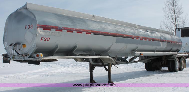 image for item G2887 1983 Fruehauf 45' tandem axle aluminum tanker trailer