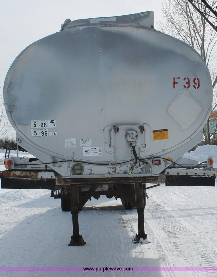image for item G2887 1983 Fruehauf 45' tandem axle aluminum tanker trailer