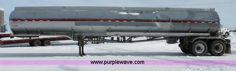 image for item G2887 1983 Fruehauf 45' tandem axle aluminum tanker trailer
