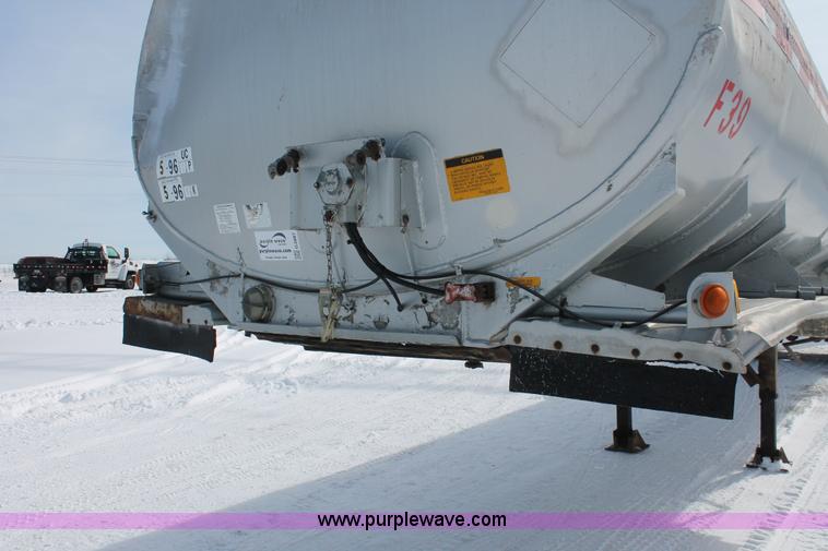 image for item G2887 1983 Fruehauf 45' tandem axle aluminum tanker trailer