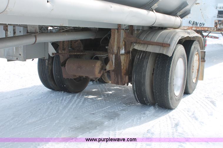image for item G2887 1983 Fruehauf 45' tandem axle aluminum tanker trailer