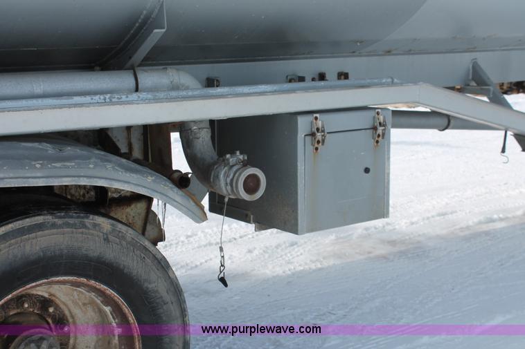 image for item G2887 1983 Fruehauf 45' tandem axle aluminum tanker trailer