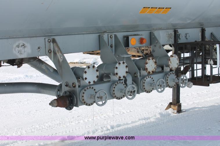 image for item G2887 1983 Fruehauf 45' tandem axle aluminum tanker trailer