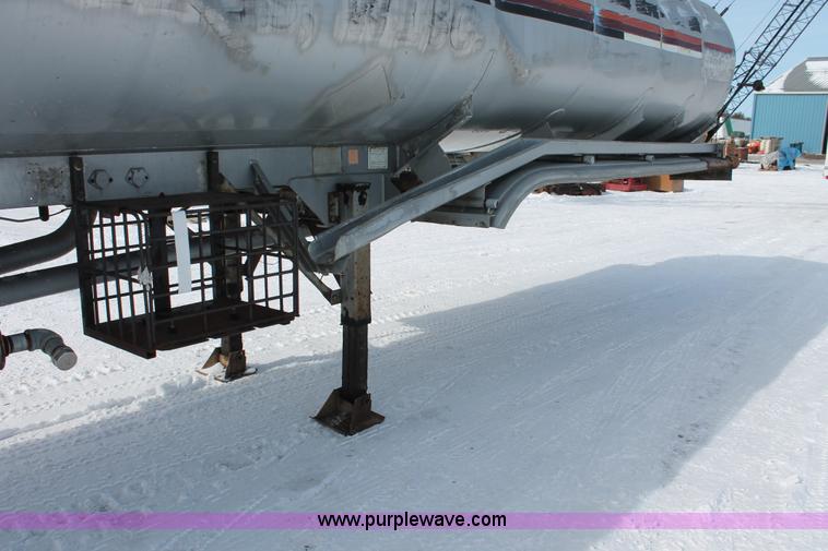 image for item G2887 1983 Fruehauf 45' tandem axle aluminum tanker trailer