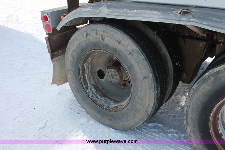 image for item G2887 1983 Fruehauf 45' tandem axle aluminum tanker trailer