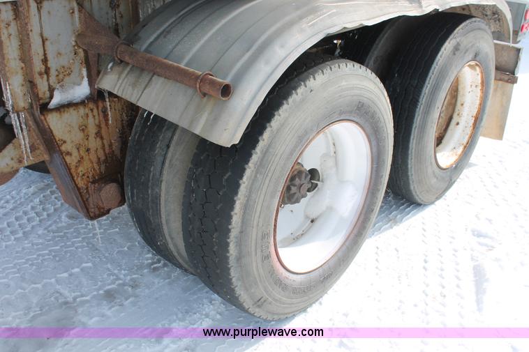 image for item G2887 1983 Fruehauf 45' tandem axle aluminum tanker trailer