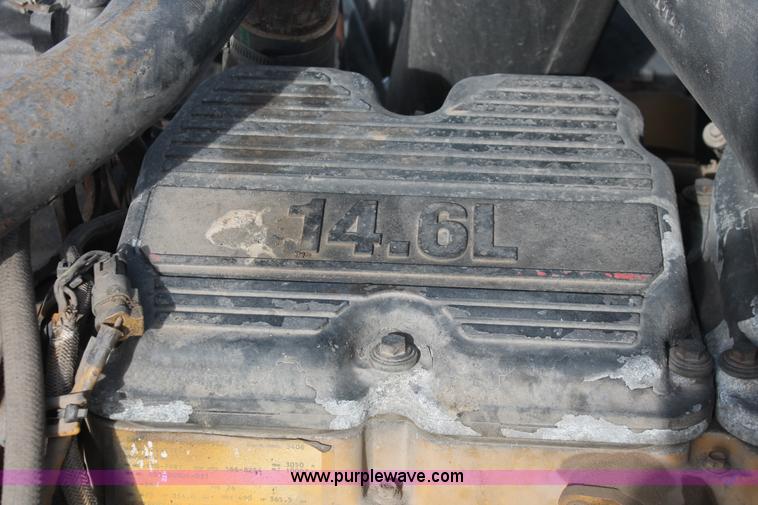 image for item G2893 2000 Sterling LT9522 semi truck