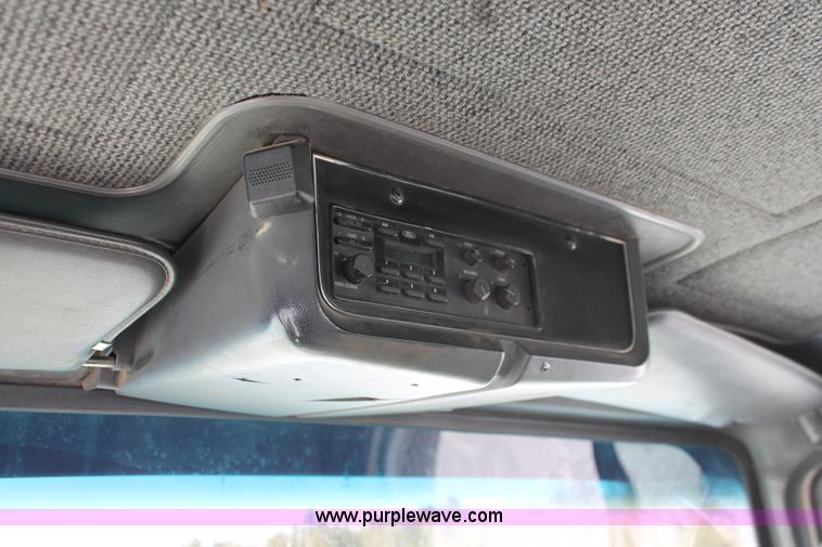 image for item G2894 1992 Ford LTL9000 semi truck