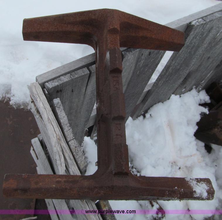 image for item G2924 Approximately 12 12" H pile points