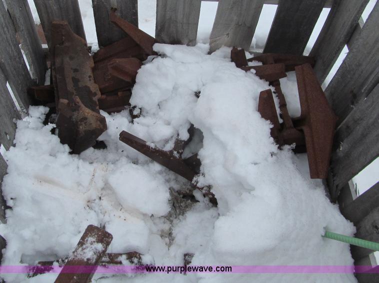 image for item G2924 Approximately 12 12" H pile points