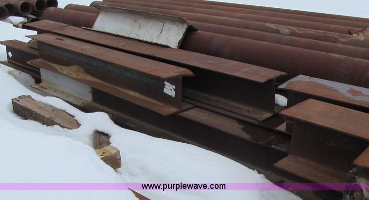 image for item G2925 Approx 37 pieces of assorted 12" H pile